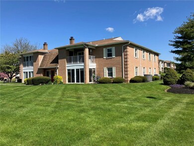 2683 Rolling Green Dr unit E2683, Macungie, PA 18062 - photo 4