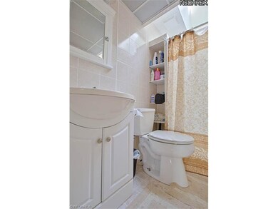 1st floor full bathroom