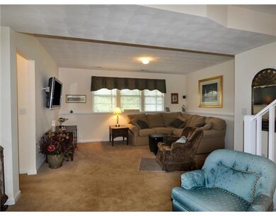 24 Carriage Trail, Middletown, RI 02842 - photo 6