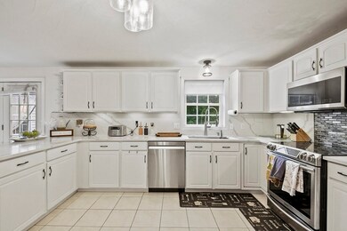 111 Johnny Appleseed Ln, Leominster, MA 01453 - photo 5