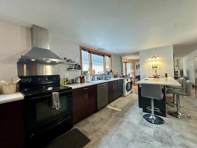 157 Willow Ave unit 2, Somerville, MA 02144 - photo 2