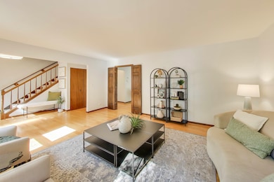 812 W Whiting Ln, Arlington Heights, IL 60004 - photo 5