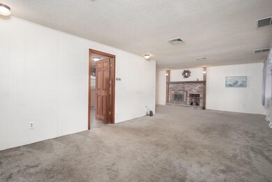 572 Russells Mills Rd, South Dartmouth, MA 02748 - photo 5