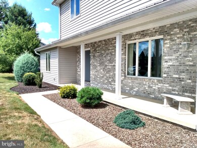 651 Mahantango Dr, Chambersburg, PA 17202 - photo 4