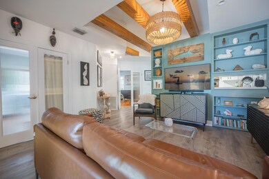 1410 Laird-09