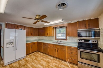 15 Winthrop Ave, Taunton, MA 02780 - photo 4