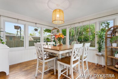 21-web-or-mls-268 W 15th St, Holland-2