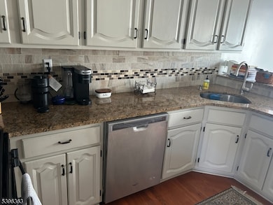 89 Violet Ct unit A89, Whitehouse Station, NJ 08889 - photo 6