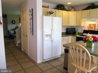 609 Butterfly Cir unit 116, Dallastown, PA 17313 - photo 7