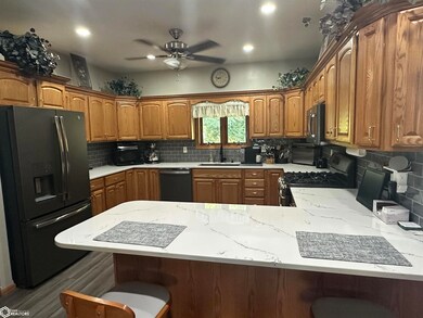 1204 11th St SW, Humboldt, IA 50548 - photo 3