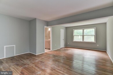 12702 N Point Ln, Laurel, MD 20708 - photo 6
