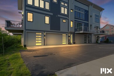 627 Fairview Ave NE unit 2, Grand Rapids, MI 49503 - photo 2