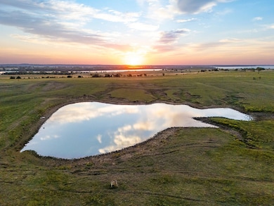 942 Elm Grove Rd, Valley View, TX 76272 - photo 3