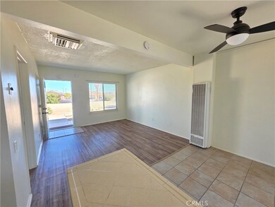 73636 Cactus Dr unit E, Twentynine Palms, CA 92277 - photo 4
