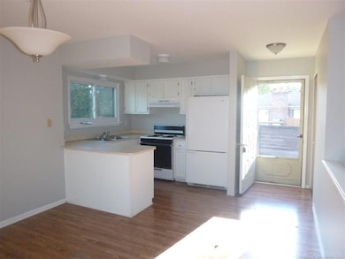 48600 Sugarbush Rd unit 70, Chesterfield, MI 48047 - photo 2