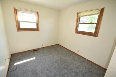2613 E 26th St, Muncie, IN 47302 - photo 3