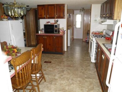 531 Hendrixson Dr, Manchester, TN 37355 - photo 5