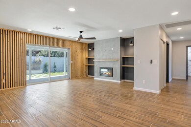 8151 N Royal Palm Cir, Phoenix, AZ 85020 - photo 3