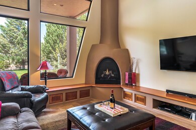 3 LIV RM FIREPL_1703