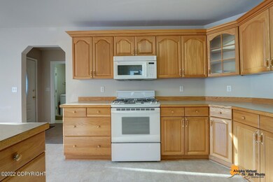 Gas Range & B/I Microwave