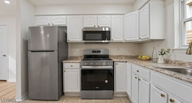 695 S 11th St, Newark, NJ 07103 - photo 2