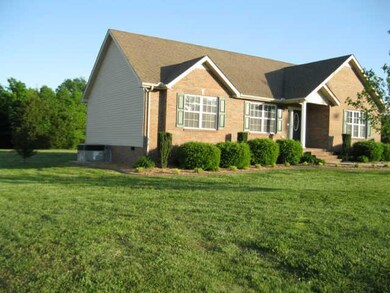 GREAT SHOT OF THE SIZEABLE YARD.