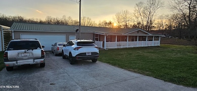 1679 Kingtown Rd, Winfield, TN 37892 - photo 3