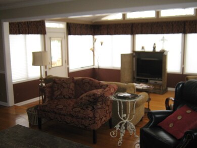 312 S Charles Ave, Naperville, IL 60540 - photo 6