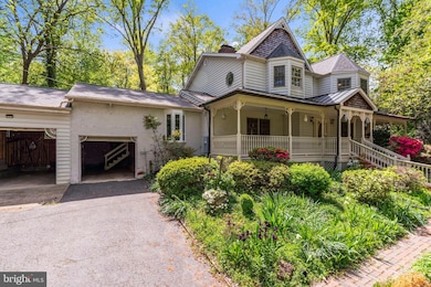 8913 Glenbrook Rd, Fairfax, VA 22031 - photo 3