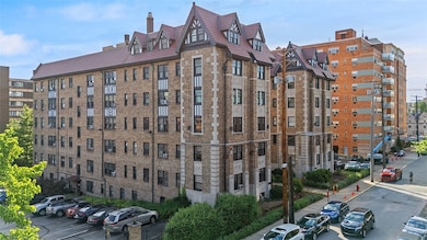 Hampton Hall unit 1E, Pittsburgh, PA 15213 - photo 3