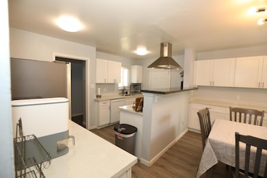 2343 Thompson Way, Sacramento, CA 95822 - photo 5