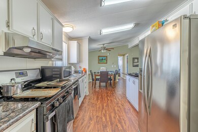 2837 Davenport St, Rosamond, CA 93560 - photo 5