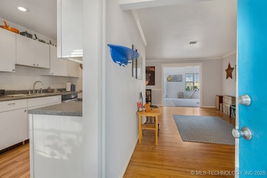 3921 E 34th St, Tulsa, OK 74135 - photo 3