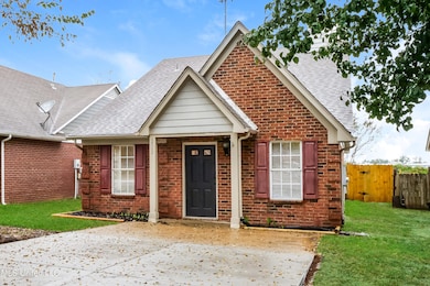 002-photo-front-view-14915423