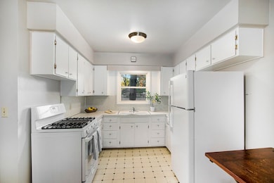 2917 Jefferson St, Muskegon, MI 49444 - photo 4