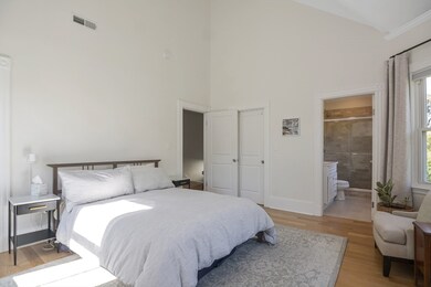 195 Cypress St unit 3, Brookline, MA 02445 - photo 7