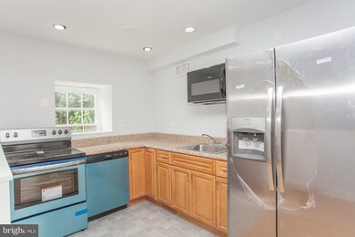 4205 Main St unit 2ND FLOOR, Philadelphia, PA 19127 - photo 2