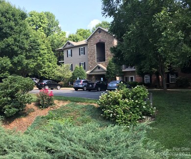 421 Appeldoorn Cir unit 421, Asheville, NC 28803 - photo 2