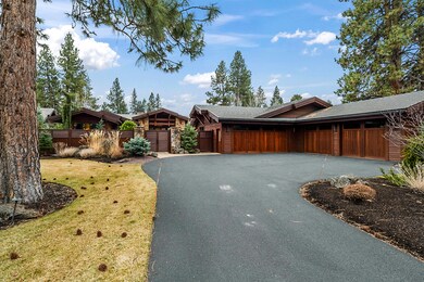 Large Driveway & 4-Car Garage