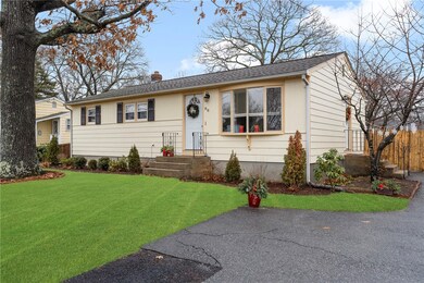 88 Custer St, Warwick, RI 02889 - photo 2