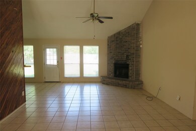 15670 Pebble Lake Dr, Houston, TX 77095 - photo 4