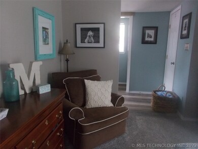 406 E 6th St, Claremore, OK 74017 - photo 7