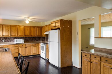 5412 Idlewood Ln, Louisville, KY 40291 - photo 6