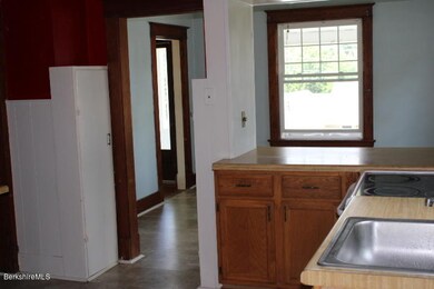75 Gale Ave, Pittsfield, MA 01201 - photo 6