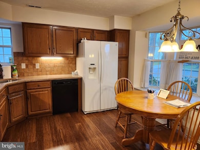 641 Cascade Dr S, Mount Laurel, NJ 08054 - photo 4