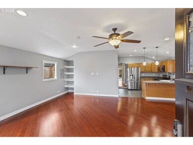 1683 N Jantzen Ave, Portland, OR 97217 - photo 4