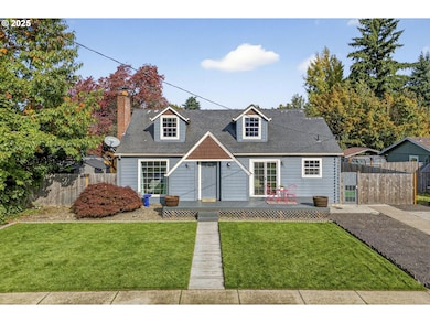 318 NE 9th Ave, Canby, OR 97013 - photo 4