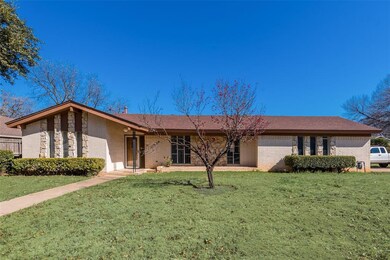400 Glenn Dr, Hurst, TX 76053 - photo 2