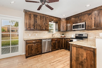 2704 Shady Grove Dr, Bedford, TX 76021 - photo 7