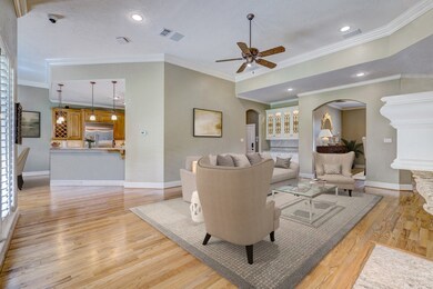 1609 Glourie Dr, Houston, TX 77055 - photo 5